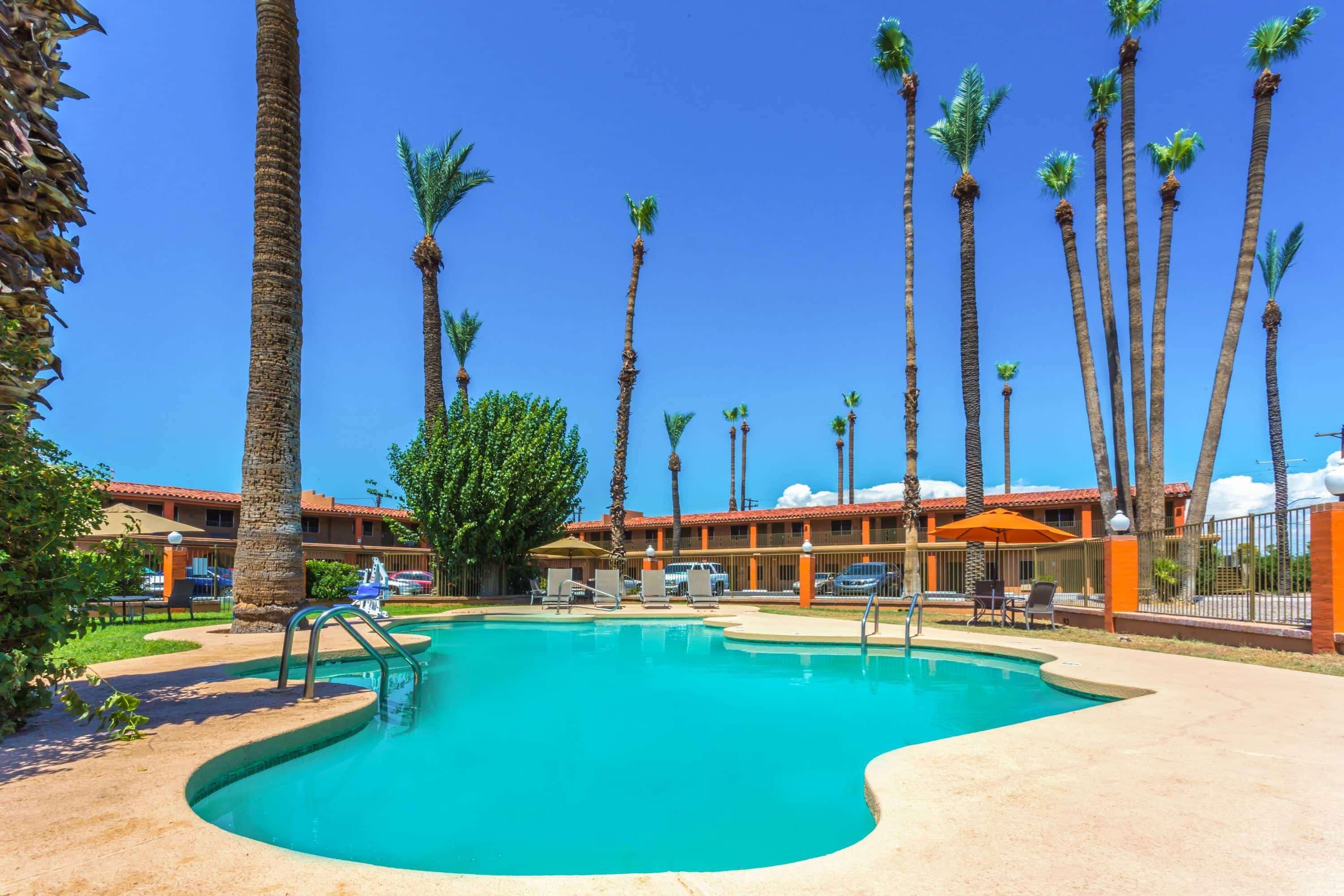 Howard Johnson By Wyndham Phoenix Airport/Downtown Area Exterior photo
