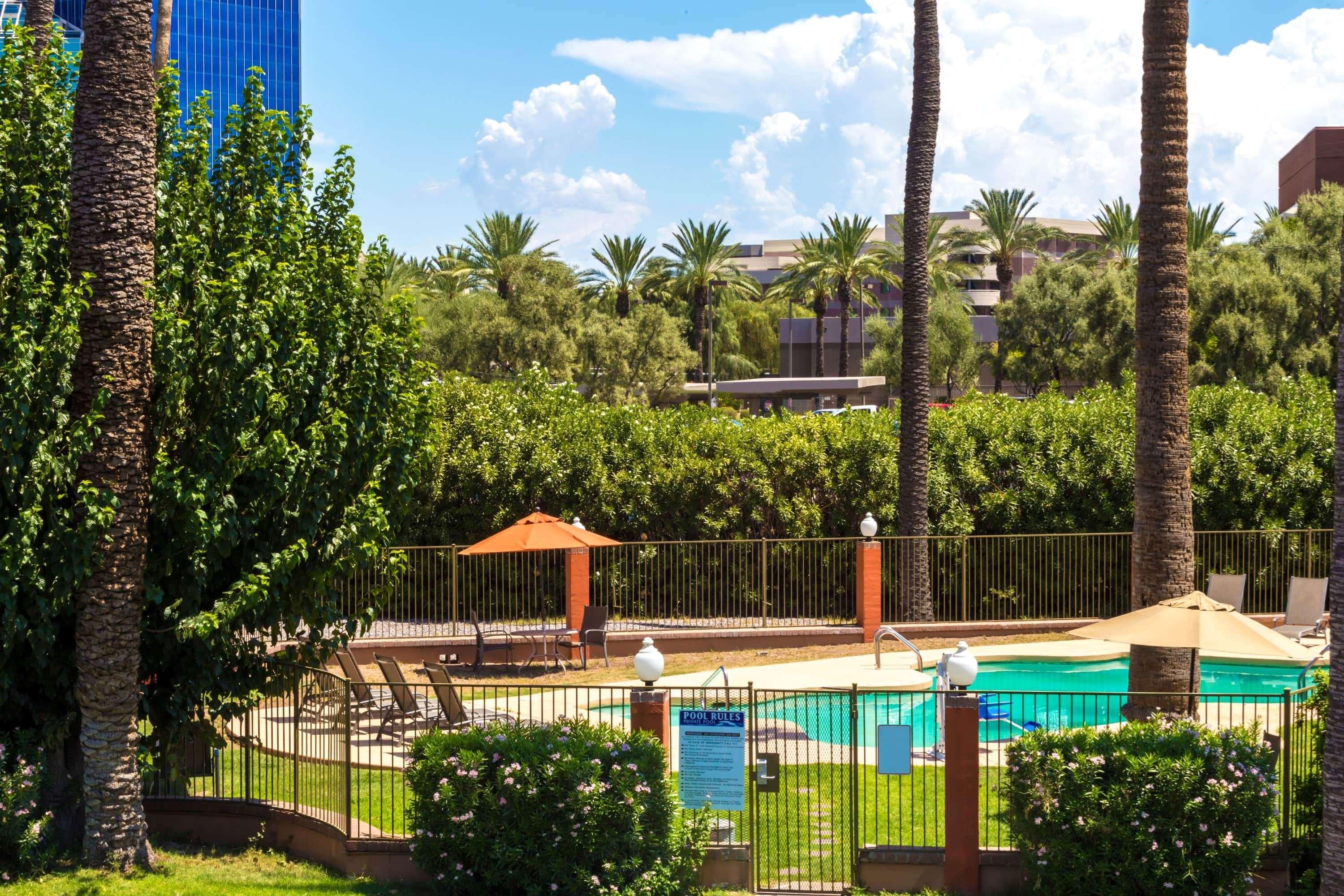 Howard Johnson By Wyndham Phoenix Airport/Downtown Area Exterior photo