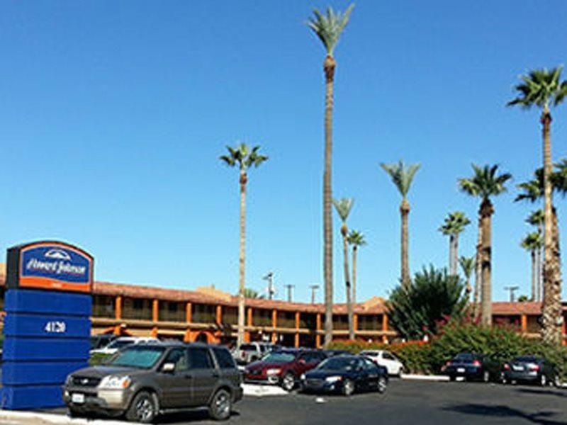 Howard Johnson By Wyndham Phoenix Airport/Downtown Area Exterior photo